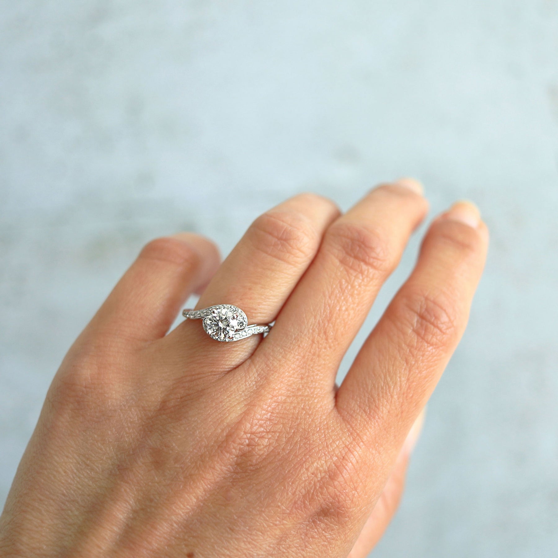 Round Brilliant Cut Diamond Bypass Swirl Ring