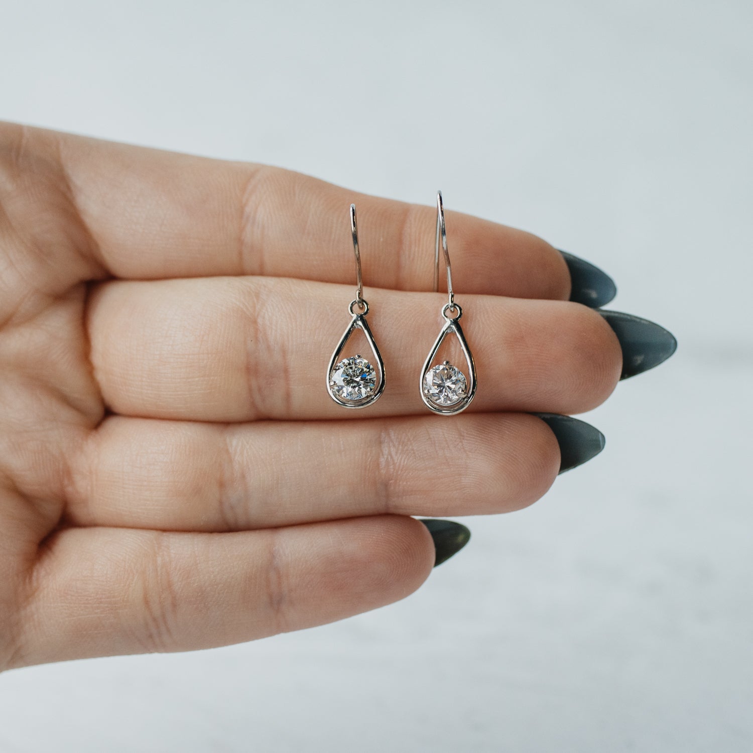 1.00ctw Round Brilliant Drop Dangle Earrings