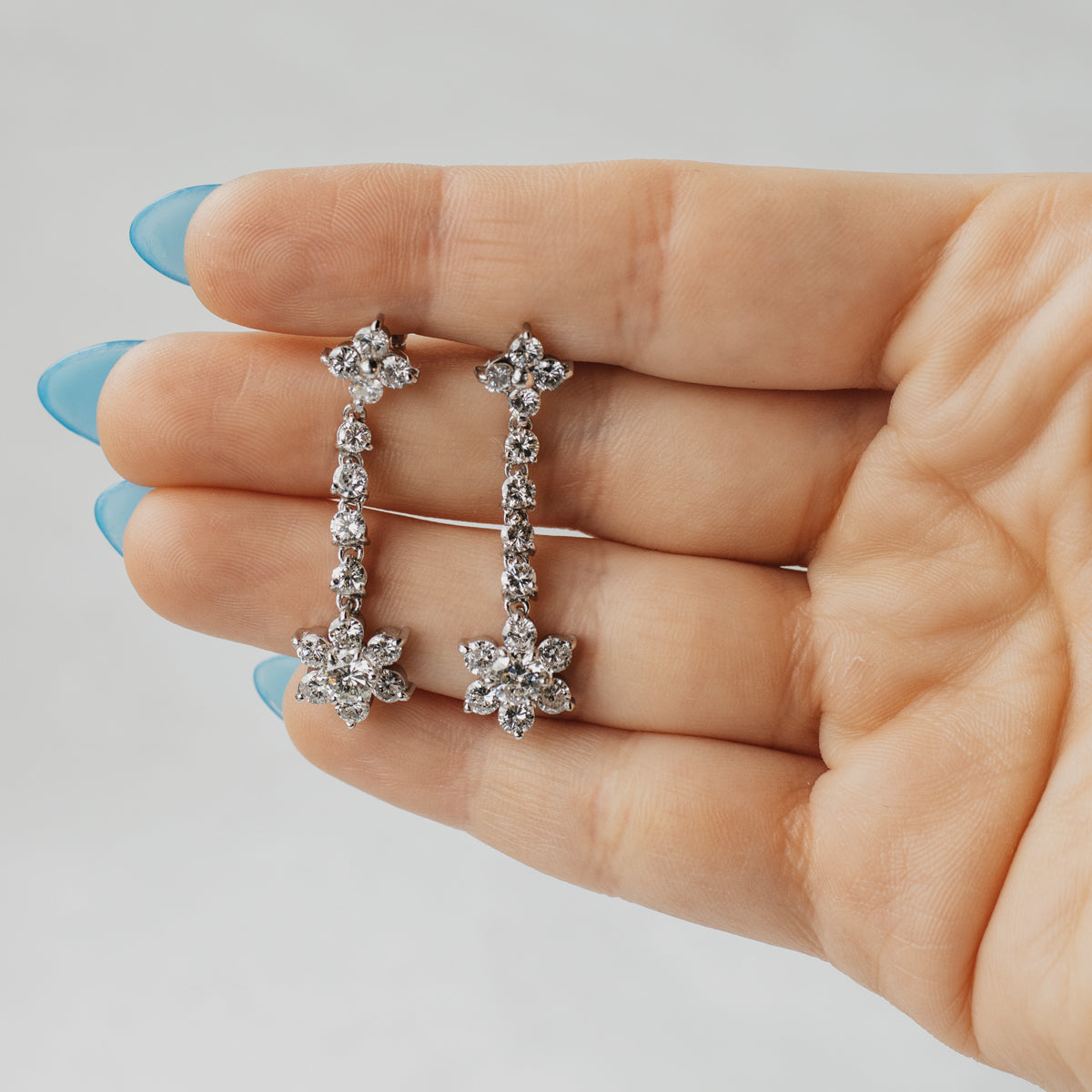 18K White Gold Floral Diamond Dangle Earrings