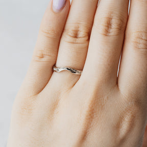 Twisted Contour Diamond Band