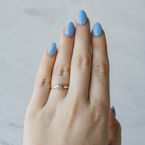 Two-Toned Round Brilliant Diamond Ring