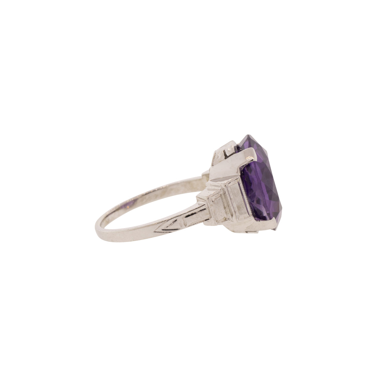 18K White Gold Amethyst Solitaire Ring