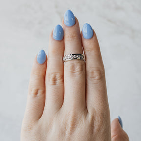 7 Stone Round Brilliant Cut Diamond Ring