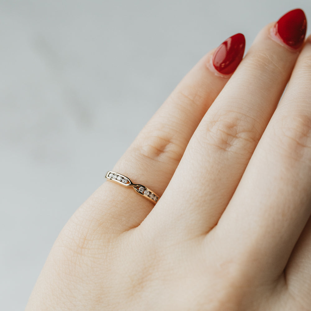 Double Tapered Contour Band