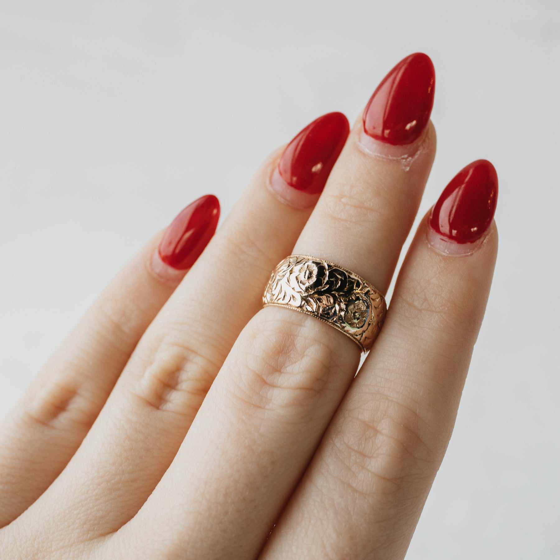 Hand Carved Floral & Milgrain Band