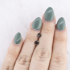 -0.72ctw Matched Pair of Hexagon Salt and Pepper Diamonds