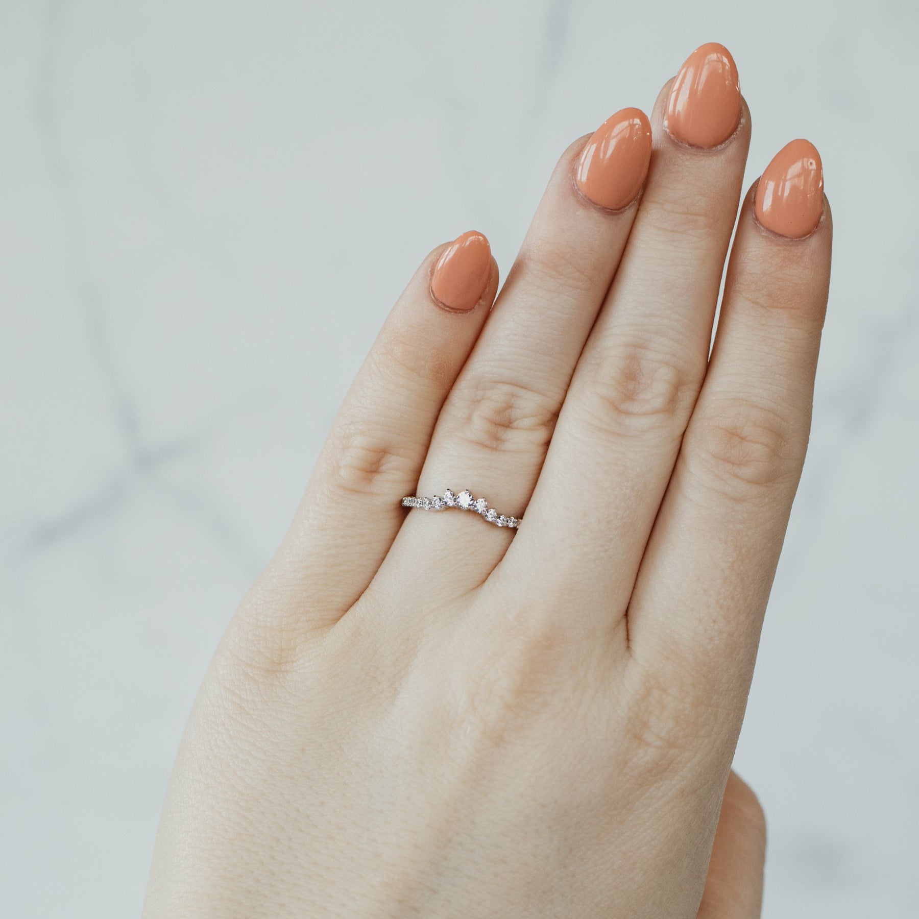 14K White Gold Round Full Cut Diamond Contour Band