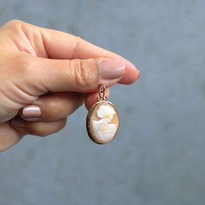 -Yellow Gold Shell Cameo Pendant Necklace
